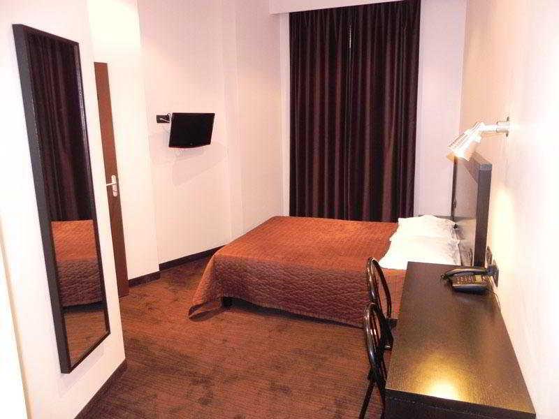 Trocadero Hotel 2*
