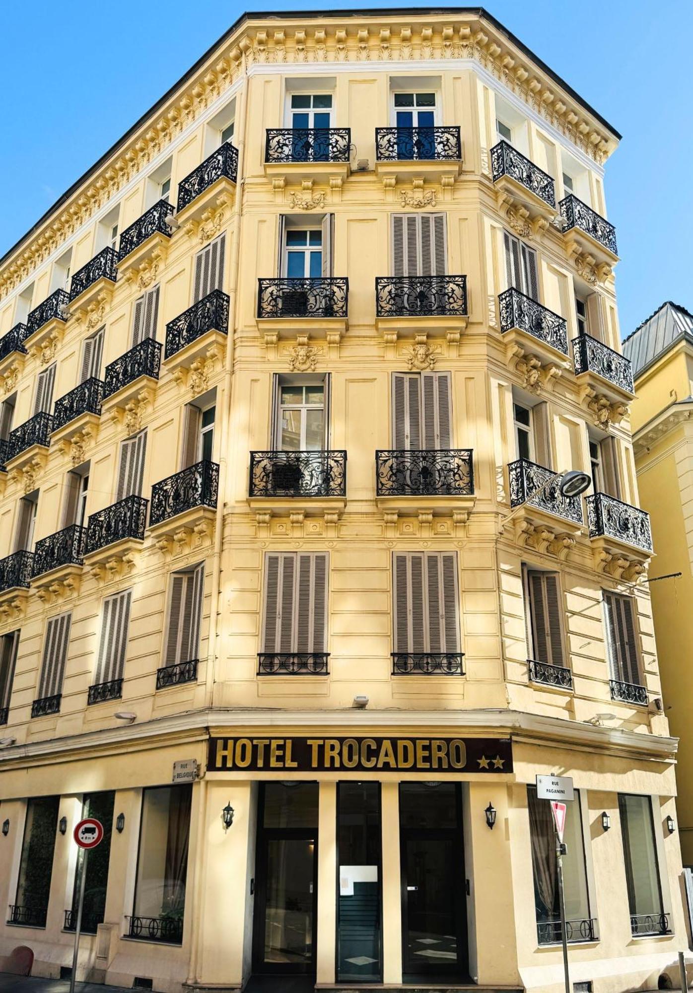 Trocadero 2*