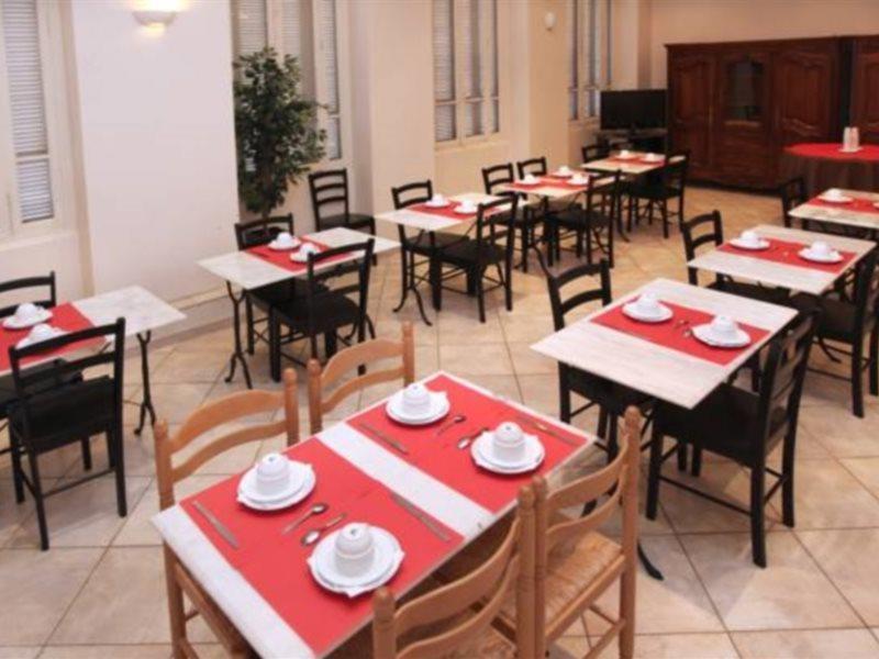 Trocadero Hotel 2*
